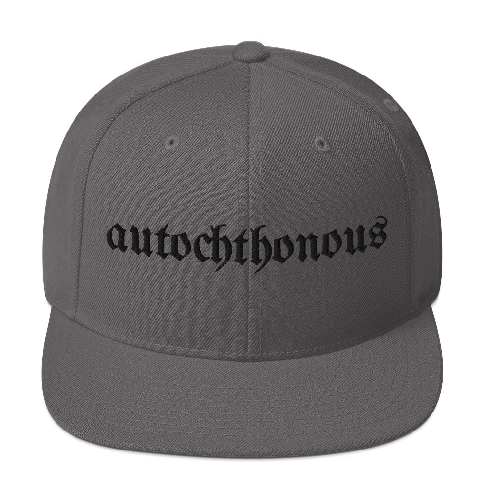 Autochthonous Snapback-Cap / schwarzes Logo