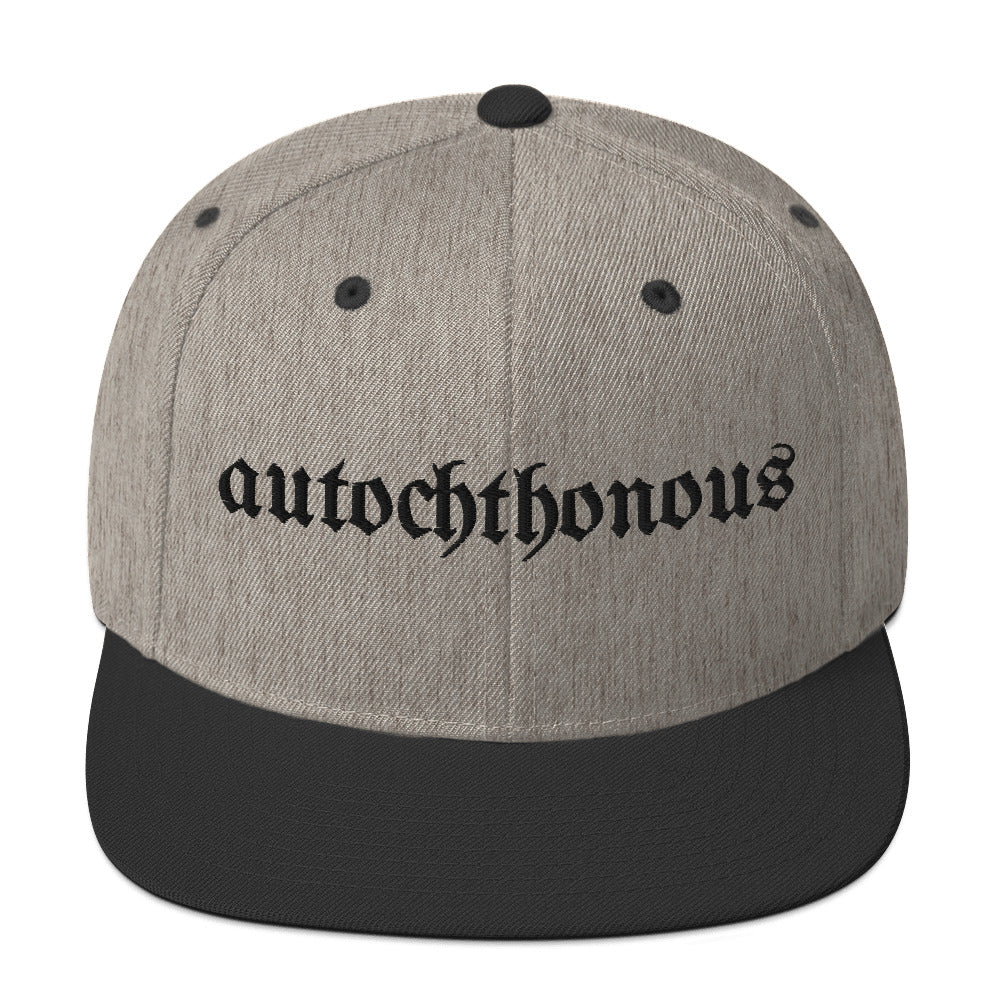 Autochthonous Snapback-Cap / schwarzes Logo