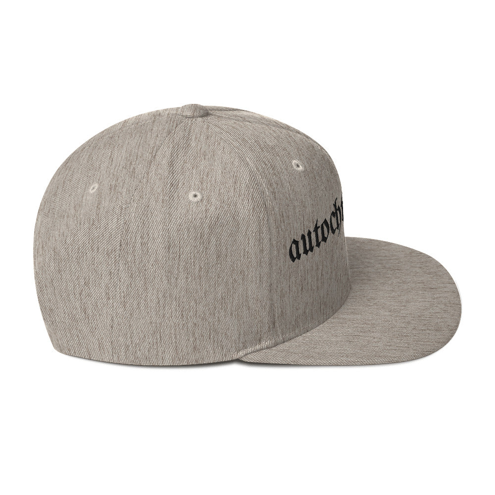 Autochthonous Snapback-Cap / schwarzes Logo